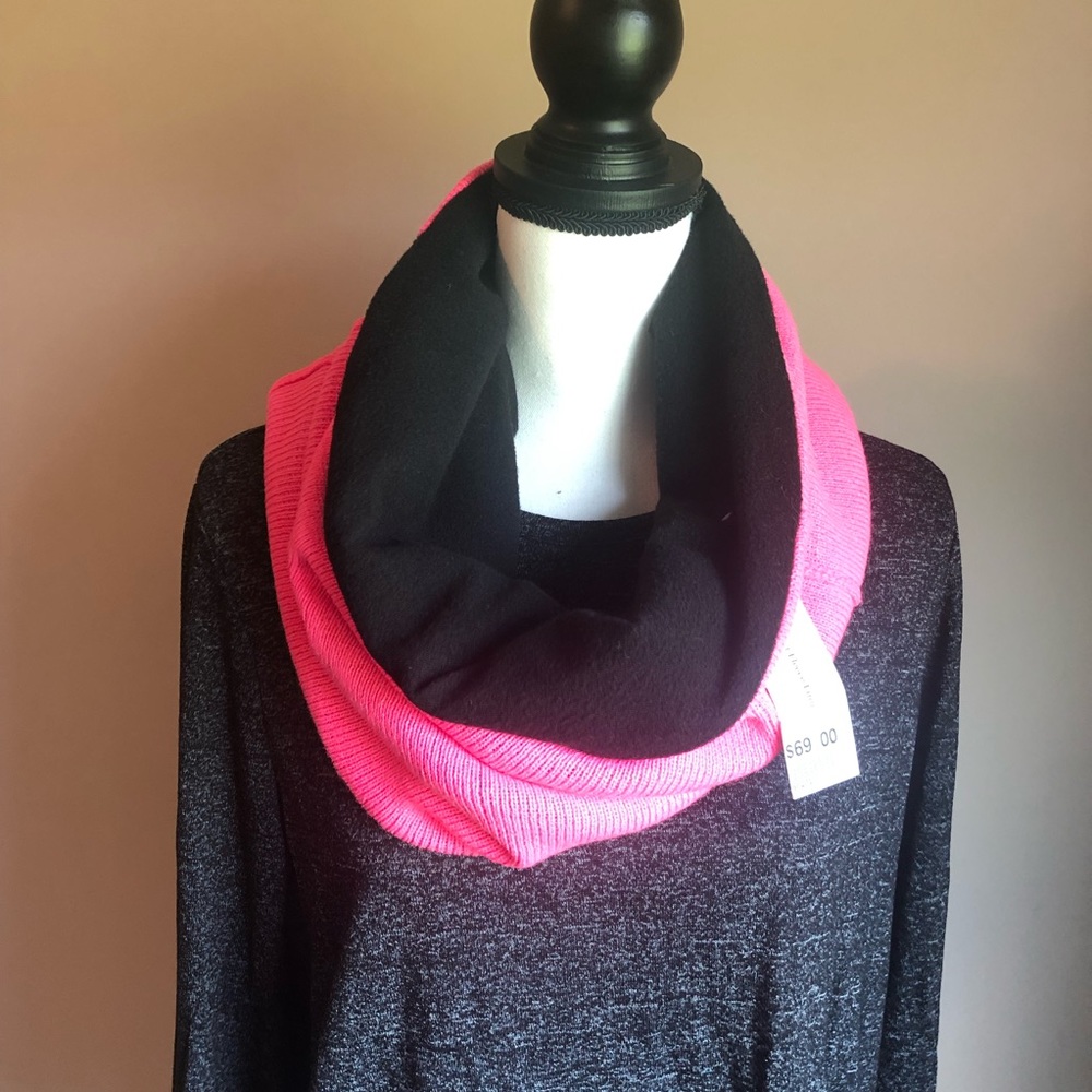 NWT Neckwarmer